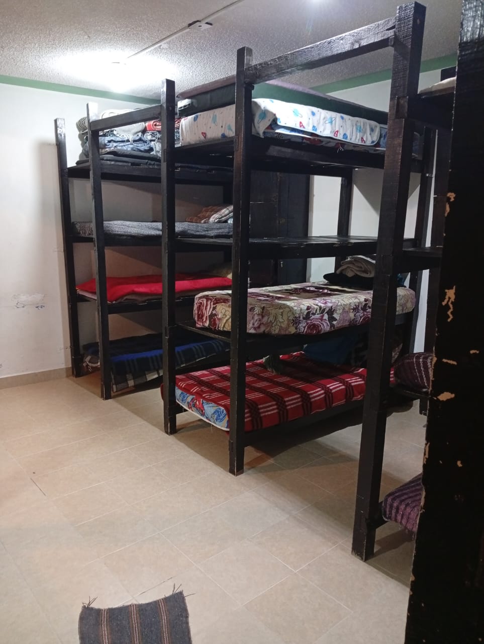 Dormitorio con literas